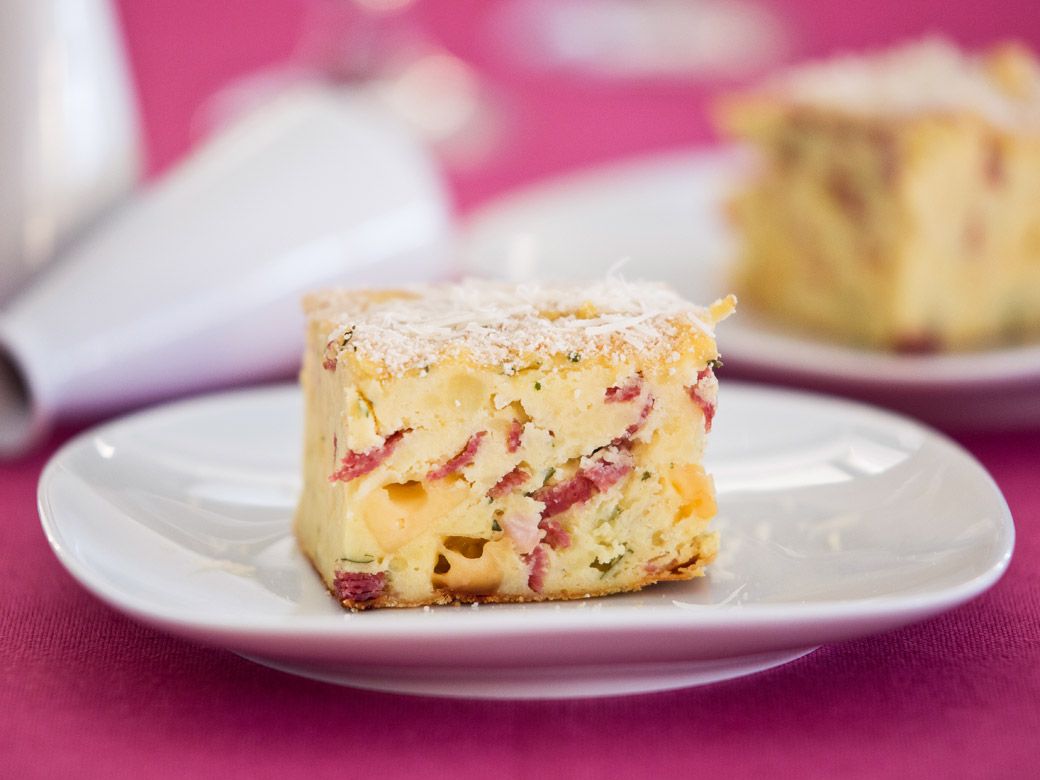 Беконово-картофельный пирог с сыром в мультиварке.