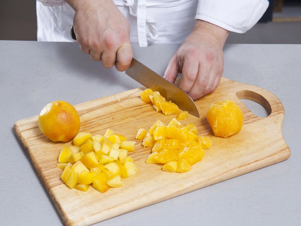 Персиковое варенье с апельсинами в мультиварке - шаг 1