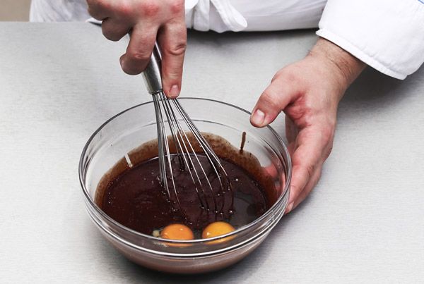 Брауни с шоколадом в мультиварке - шаг 3