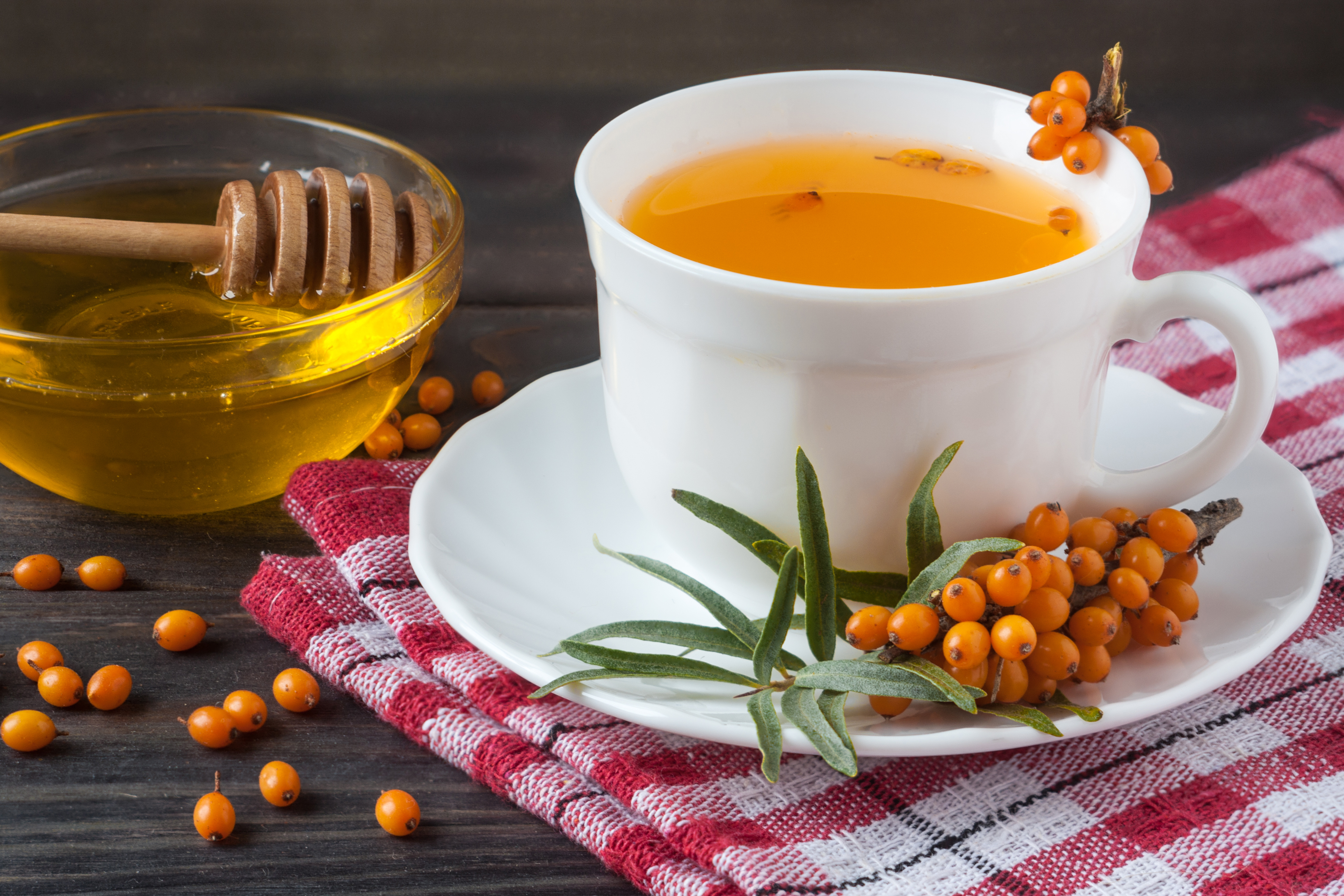 Сушка облепихи. Чай sea buckthorn облепиха. Черный чай с облепихой. Чай с облепихой и апельсином и имбирем. Чай с облепихой и розмарином.